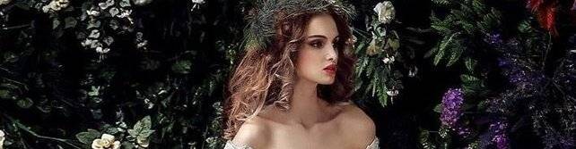 virmuze exhibit Il negozio vende fondamentalmente abiti a prezzi logo main banner