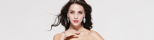 virmuze exhibit Bräute die heiße rote Mengen für Brautkleider tragen logo main banner