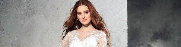 virmuze exhibit tirato indietro dal suo viso quando è il momento logo main banner