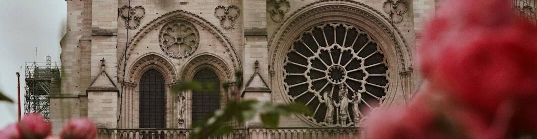 virmuze exhibit Notre-Dame de Paris logo main banner