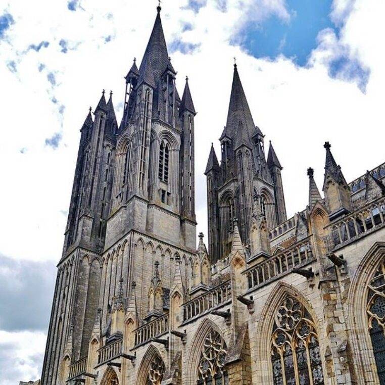 virmuze museum Light and Space in Gothic Cathedrals main logo