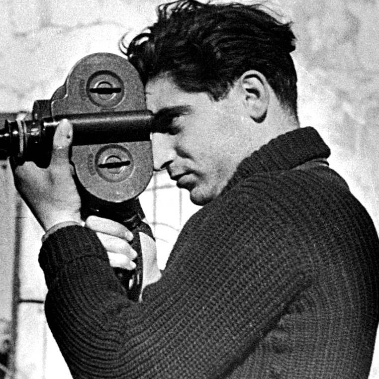 virmuze museum Robert Capa Tribute main logo