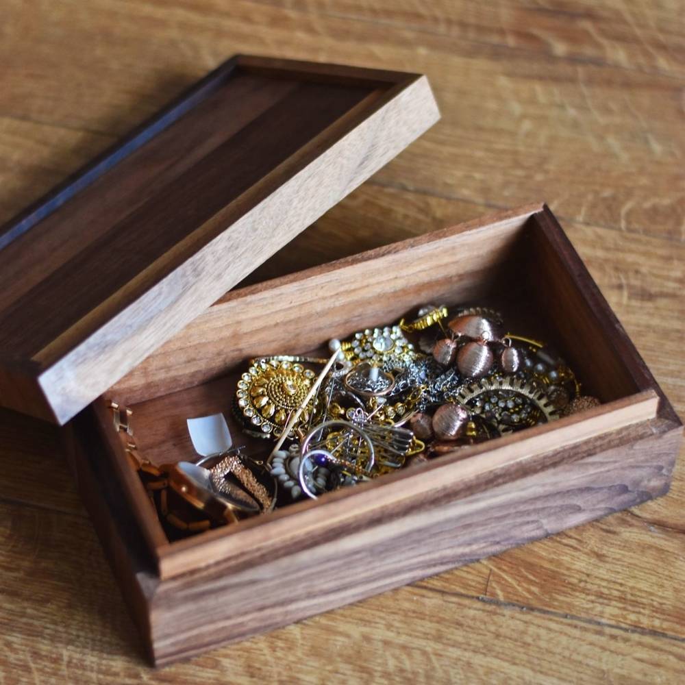 virmuze exhibit Quick Tips for Hidden Features logo main