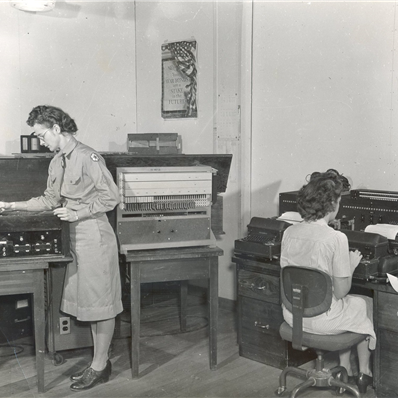 virmuze exhibit The Magic of PURPLE logo main