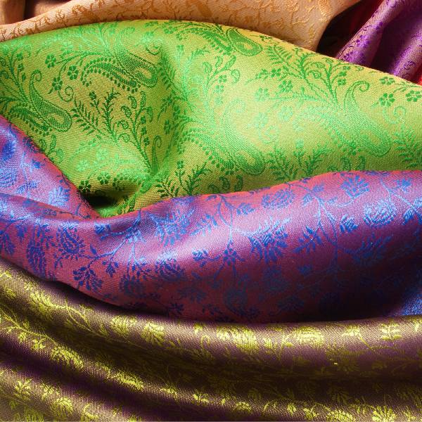 virmuze exhibit Silk Under Modern Art Context logo main