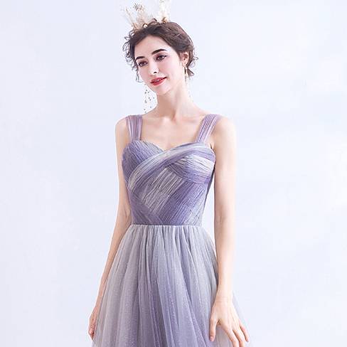 virmuze exhibit Autumn dress demonstration for those in their 40s logo main