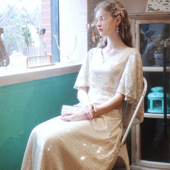 virmuze exhibit Middle-aged people refuse to "granny match" logo main