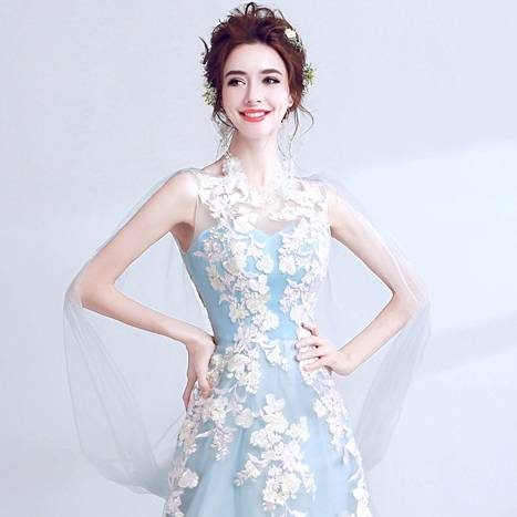 virmuze exhibit Fashion has nothing to do with age logo main