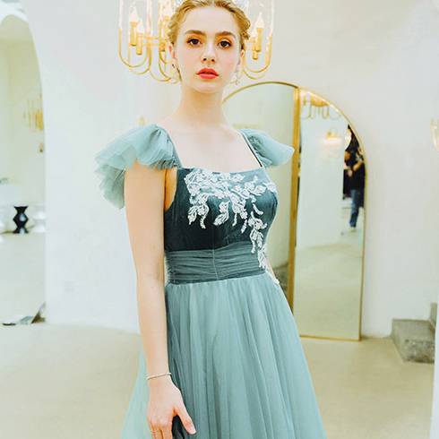 virmuze exhibit How does small fat figure wear better look logo main