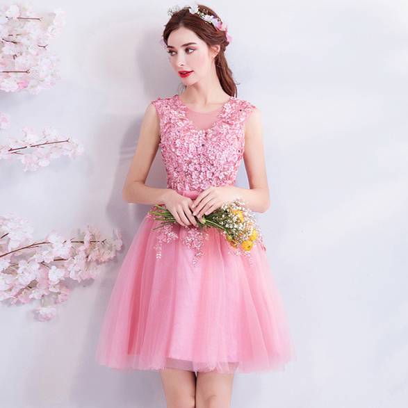 virmuze exhibit These are the most beautiful outfits for fifty-year-old women logo main