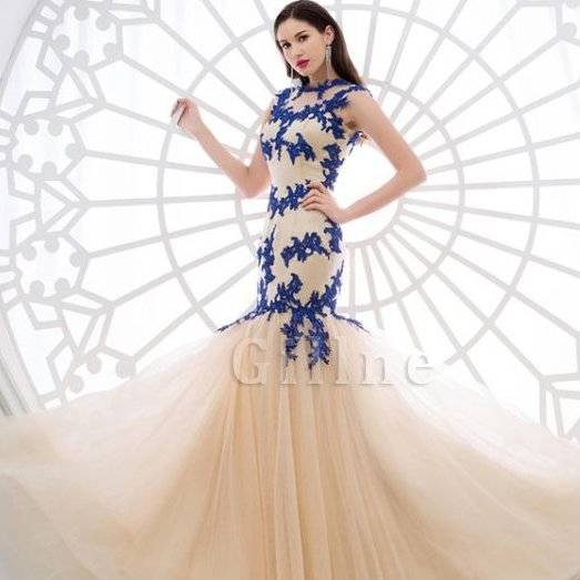 virmuze exhibit Ihrer mütterlichen DNA plus Größe Abendkleider zu erreichen logo main