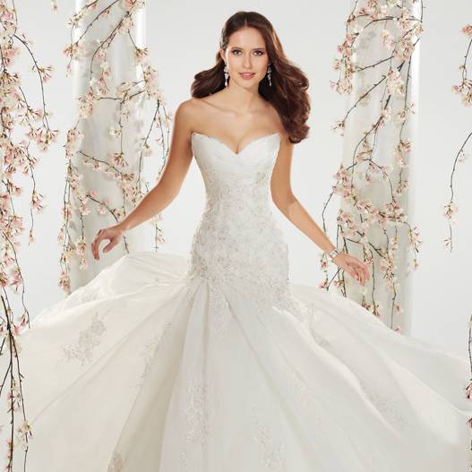 virmuze exhibit achetez une robe hors mariage la robe sera expédiée logo main