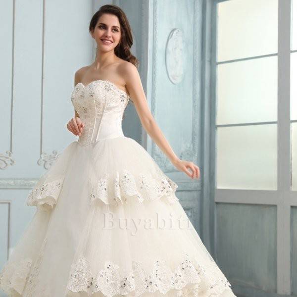 virmuze exhibit Forse quel designer di abiti è il vero significato della logo main