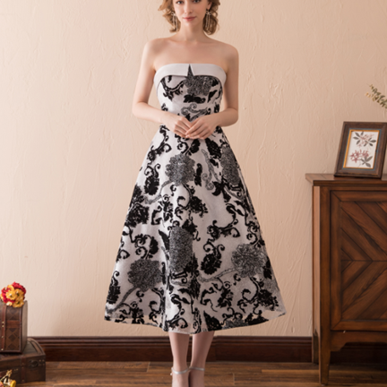 virmuze exhibit Fashion doesn't matter age logo main