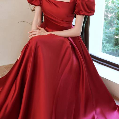 virmuze exhibit Hamptons Fashion Week: It’s Getting Haute in the Hamptons, A Talk With Founder Dee Rivera logo main