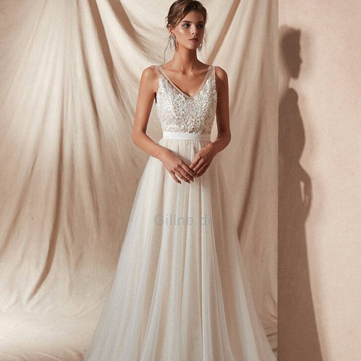 virmuze exhibit leuchtenden metallischen Gold-Outfit zum Leben erweckt logo main