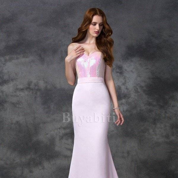 virmuze exhibit aggiungere un tocco di lusso al tuo abito da sposa e aumentarne logo main