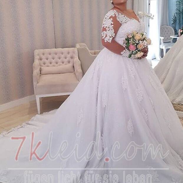 virmuze exhibit Schicker Look – Hochzeits-Abendkleid in Übergröße logo main