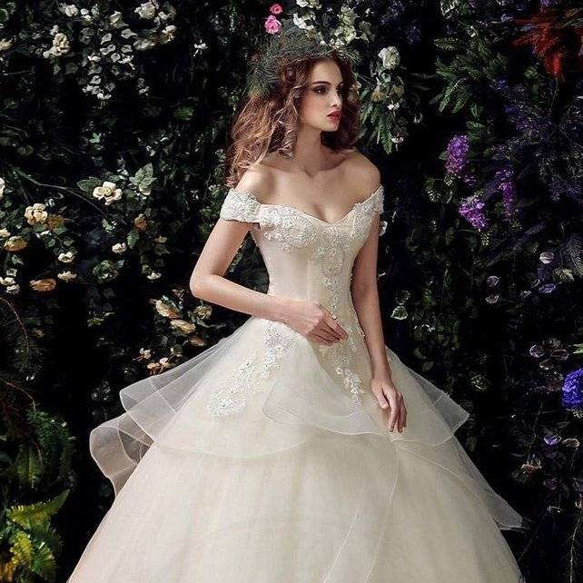 virmuze exhibit Il tessuto è chiffon che è trasparente nella giusta logo main