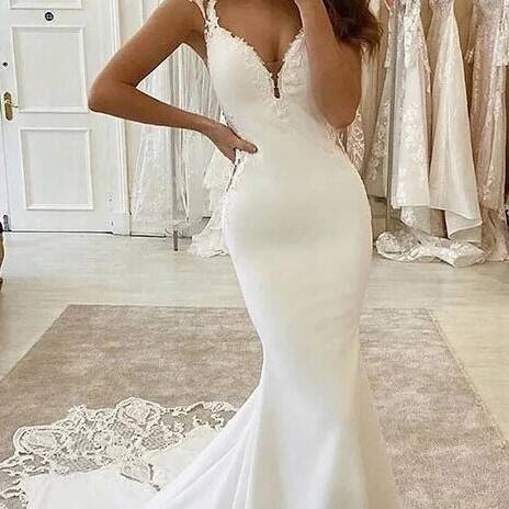 virmuze exhibit Scegliere l'abito da sposa in un pomeriggio: come fare? logo main