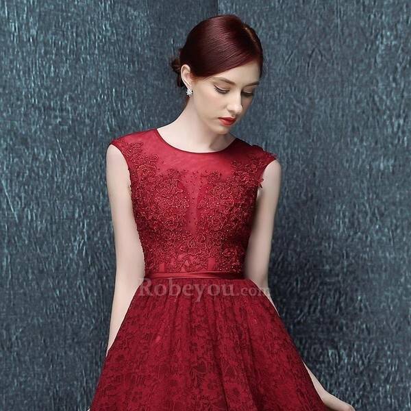 virmuze exhibit apportées et espérez qu'elle changera d'avis sur le fait logo main