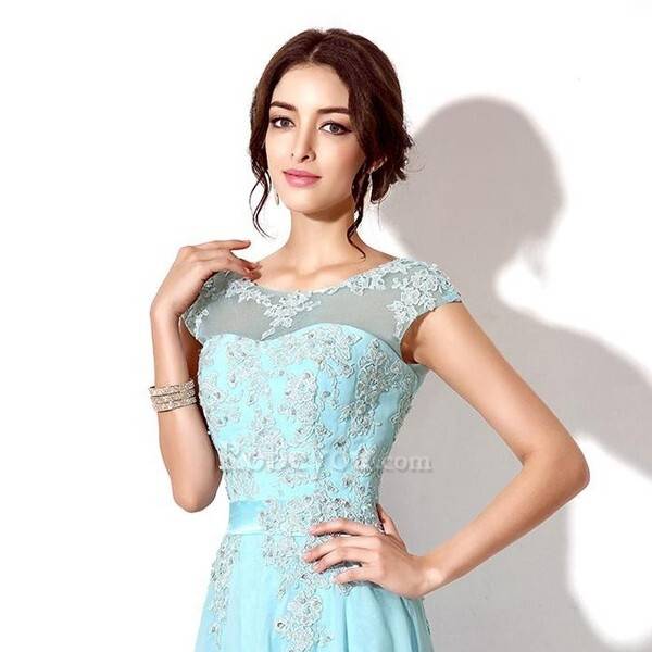 virmuze exhibit les robes adaptées à tous vos besoins particuliers logo main