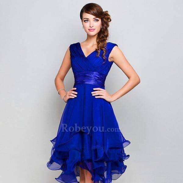 virmuze exhibit une robe de mariée de style romantique décorée logo main