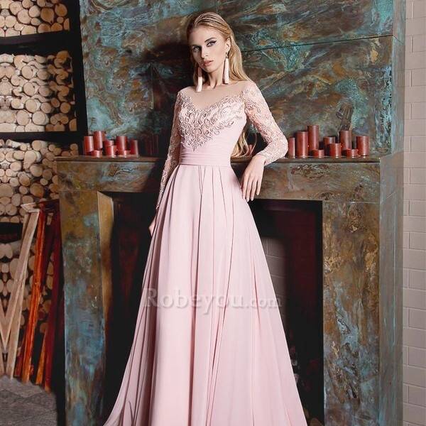 virmuze exhibit Les robes courtes sont bien acceptées de nos jours logo main