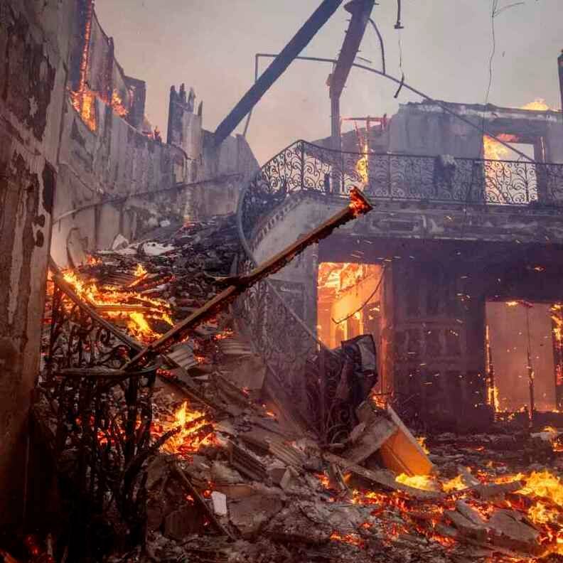 virmuze exhibit Southern California logo main