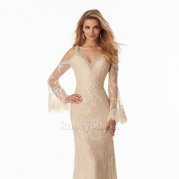 virmuze exhibit serait une robe de bal de style princesse logo main