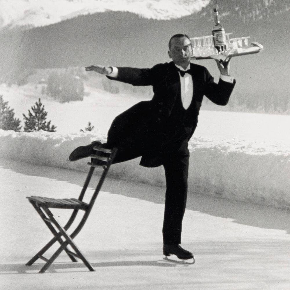 virmuze exhibit Ice Skating Waiter logo main